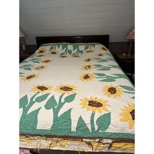 Vintage Hand-stitched Appliqué Sunflower Piece Quilt  1930-40 Mountain Mist